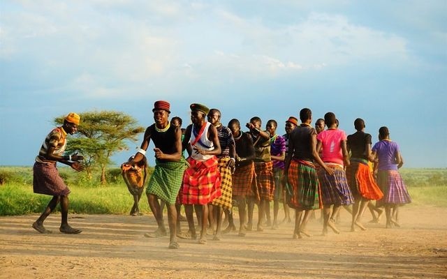 Kenya-Uganda-Karamojong-dansing-Moroto