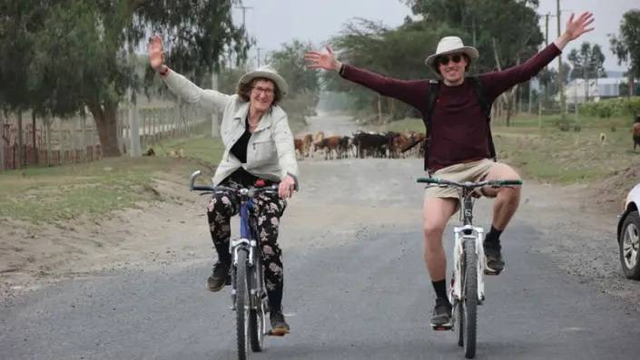 Twee mannen op fietsen